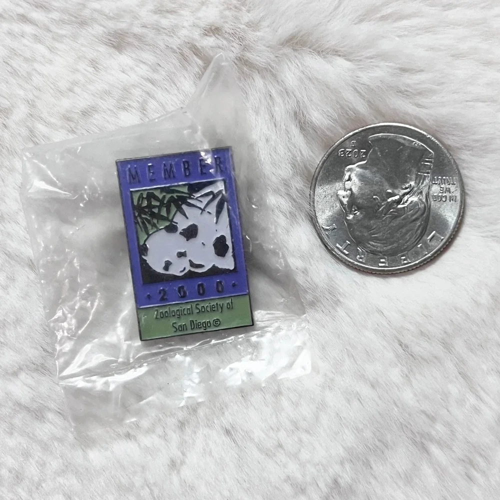 🔮 5/$25 Vintage Zoological‎ Society of San Diego Member 2000 Panda Pin